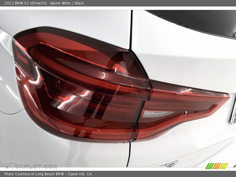 Alpine White / Black 2021 BMW X3 sDrive30i
