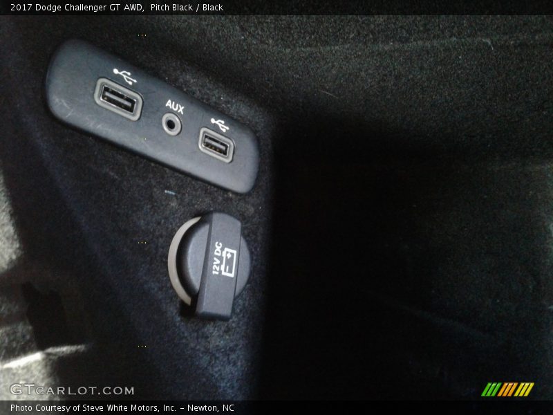 Pitch Black / Black 2017 Dodge Challenger GT AWD