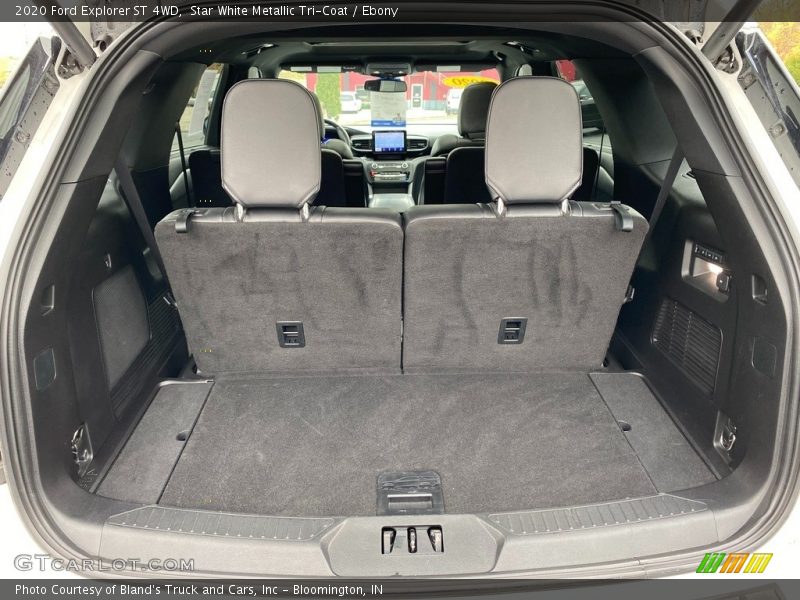  2020 Explorer ST 4WD Trunk
