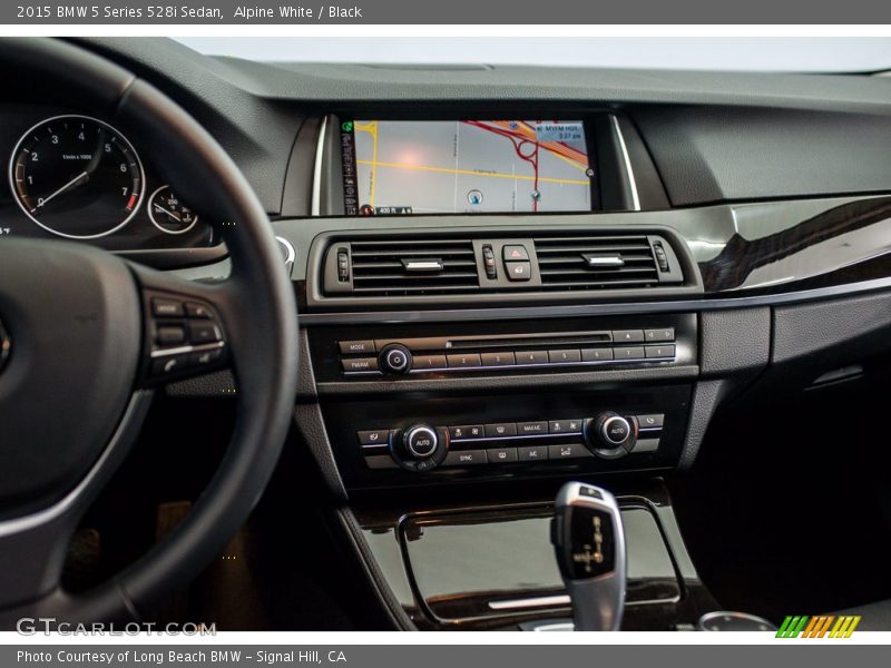 Alpine White / Black 2015 BMW 5 Series 528i Sedan