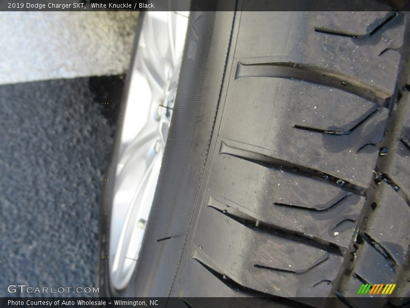 White Knuckle / Black 2019 Dodge Charger SXT