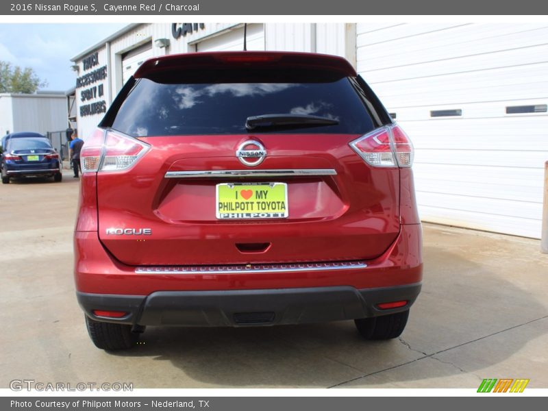Cayenne Red / Charcoal 2016 Nissan Rogue S