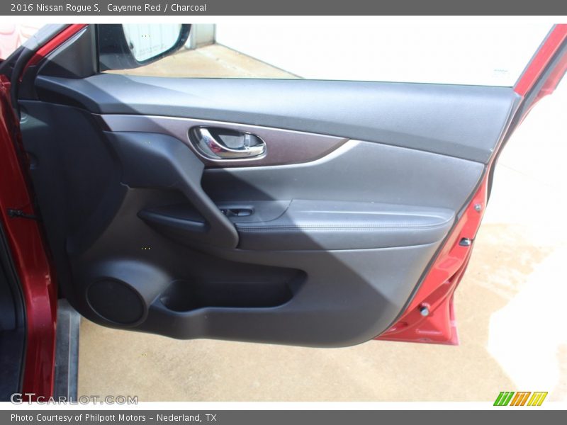 Cayenne Red / Charcoal 2016 Nissan Rogue S
