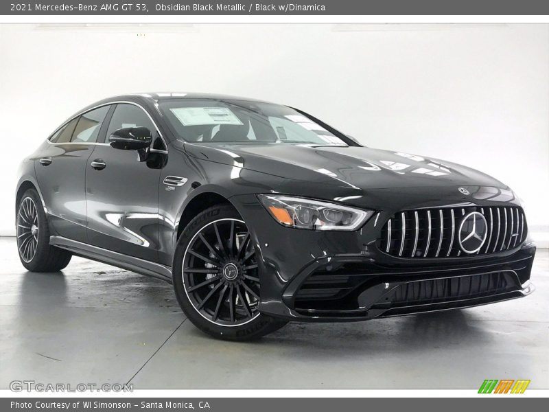Front 3/4 View of 2021 AMG GT 53
