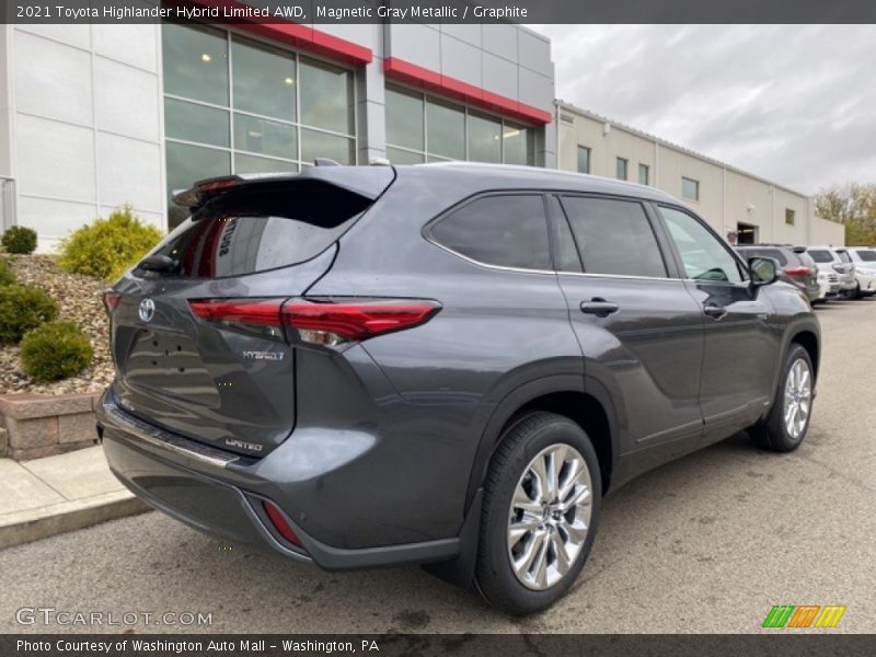 Magnetic Gray Metallic / Graphite 2021 Toyota Highlander Hybrid Limited AWD