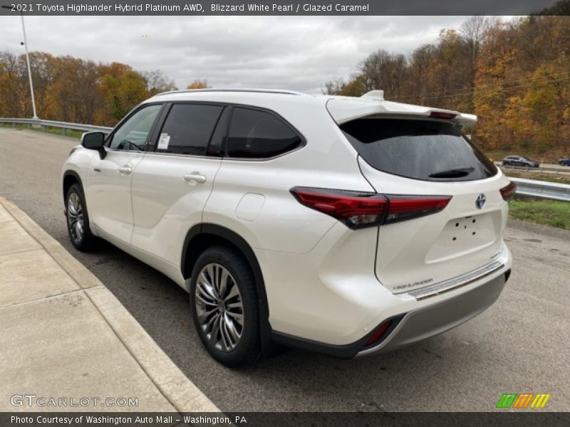 Blizzard White Pearl / Glazed Caramel 2021 Toyota Highlander Hybrid Platinum AWD