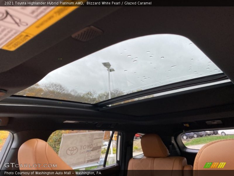 Sunroof of 2021 Highlander Hybrid Platinum AWD