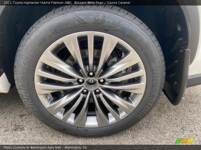 Blizzard White Pearl / Glazed Caramel 2021 Toyota Highlander Hybrid Platinum AWD