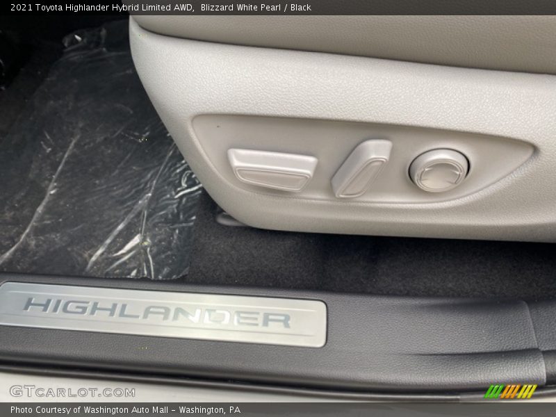 Blizzard White Pearl / Black 2021 Toyota Highlander Hybrid Limited AWD