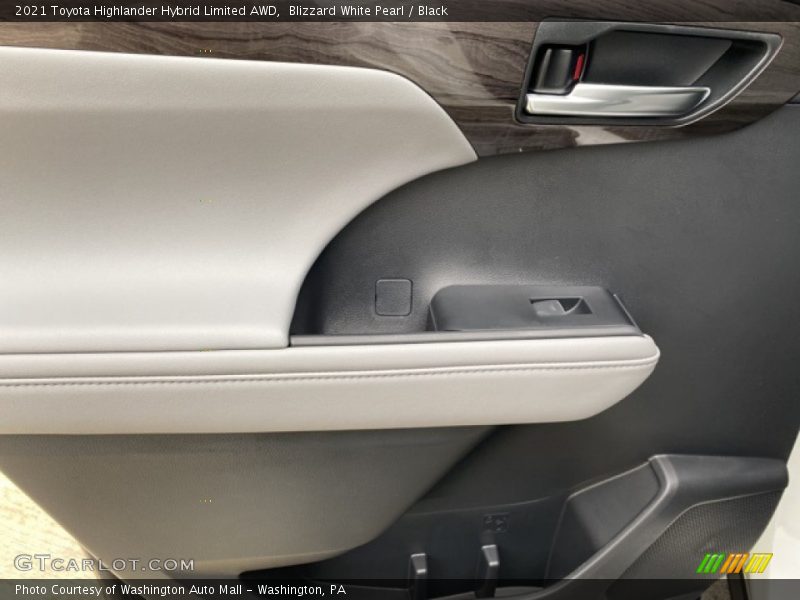 Blizzard White Pearl / Black 2021 Toyota Highlander Hybrid Limited AWD