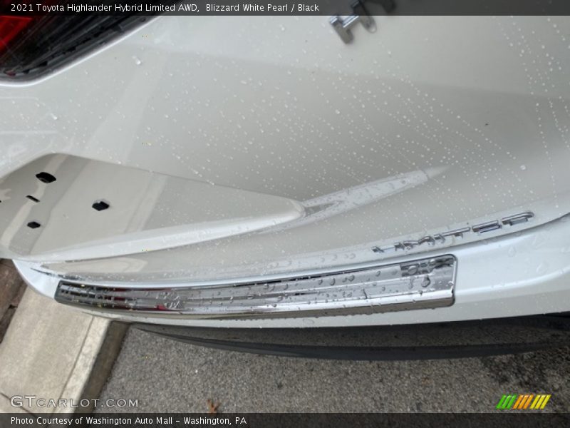 Blizzard White Pearl / Black 2021 Toyota Highlander Hybrid Limited AWD