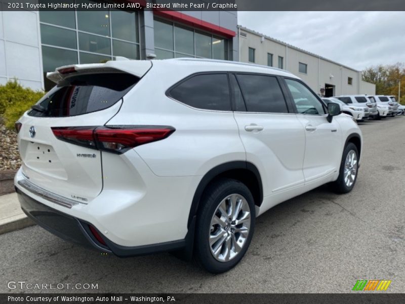 Blizzard White Pearl / Graphite 2021 Toyota Highlander Hybrid Limited AWD