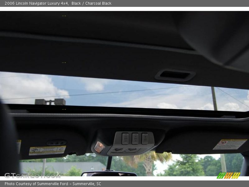 Black / Charcoal Black 2006 Lincoln Navigator Luxury 4x4