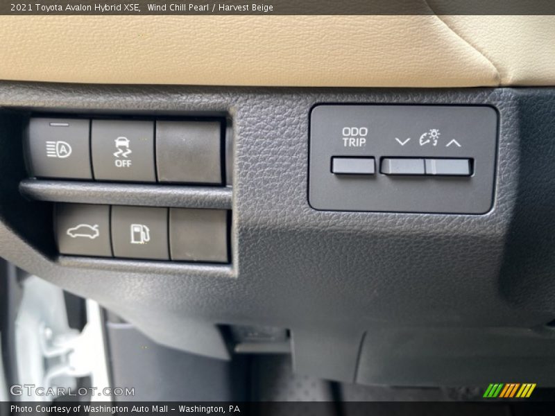 Controls of 2021 Avalon Hybrid XSE