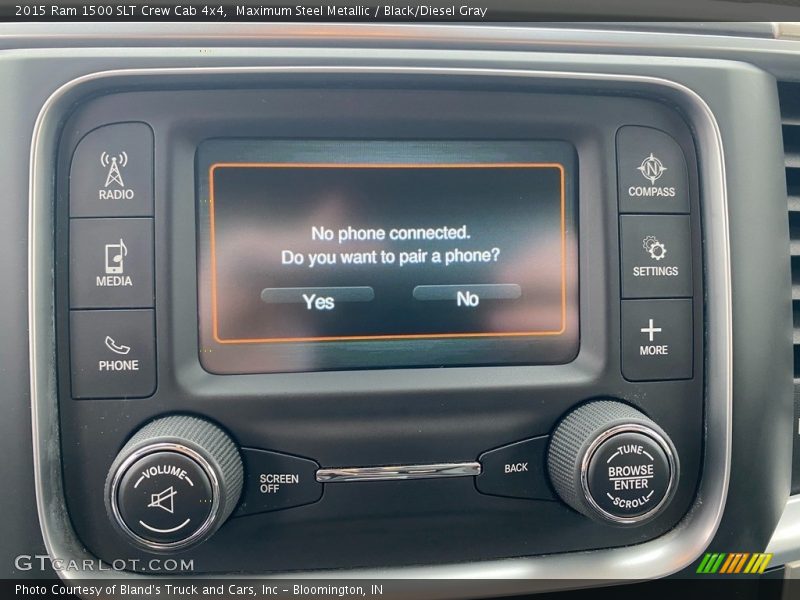 Controls of 2015 1500 SLT Crew Cab 4x4