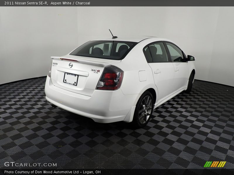 Aspen White / Charcoal 2011 Nissan Sentra SE-R
