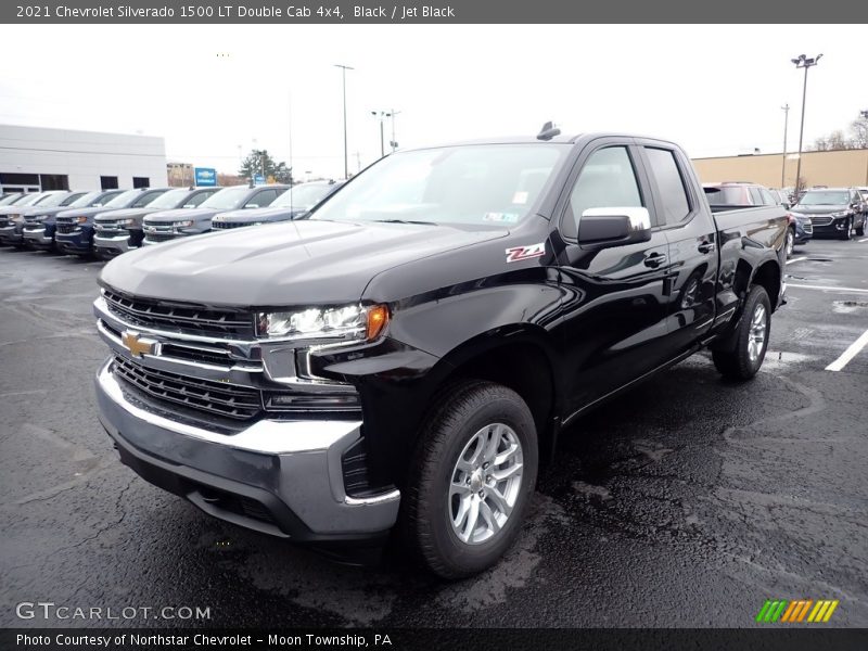 Front 3/4 View of 2021 Silverado 1500 LT Double Cab 4x4
