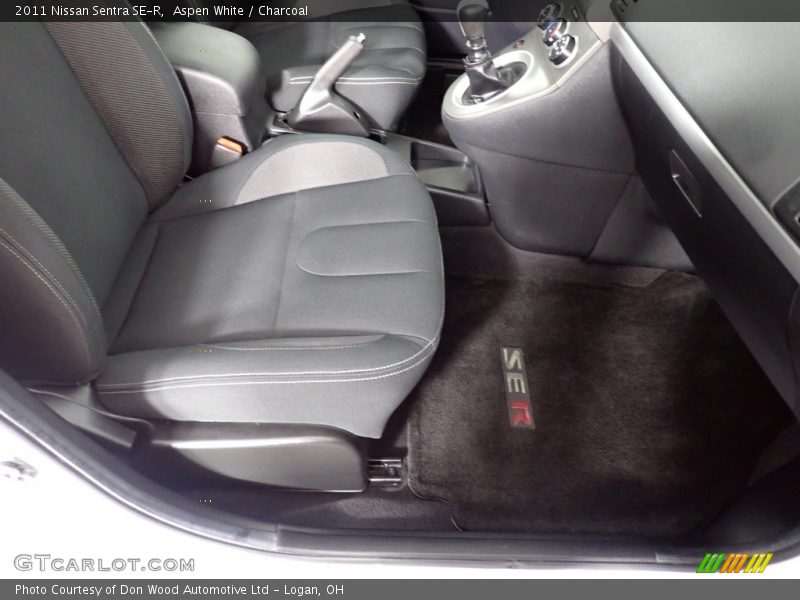 Aspen White / Charcoal 2011 Nissan Sentra SE-R