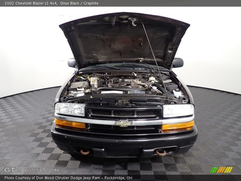 Onyx Black / Graphite 2002 Chevrolet Blazer LS 4x4