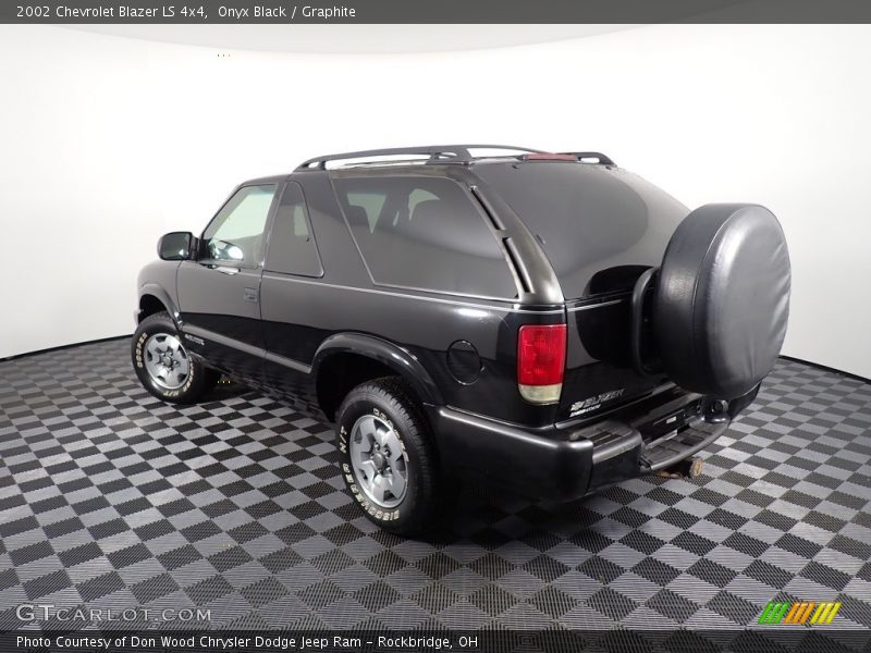 Onyx Black / Graphite 2002 Chevrolet Blazer LS 4x4