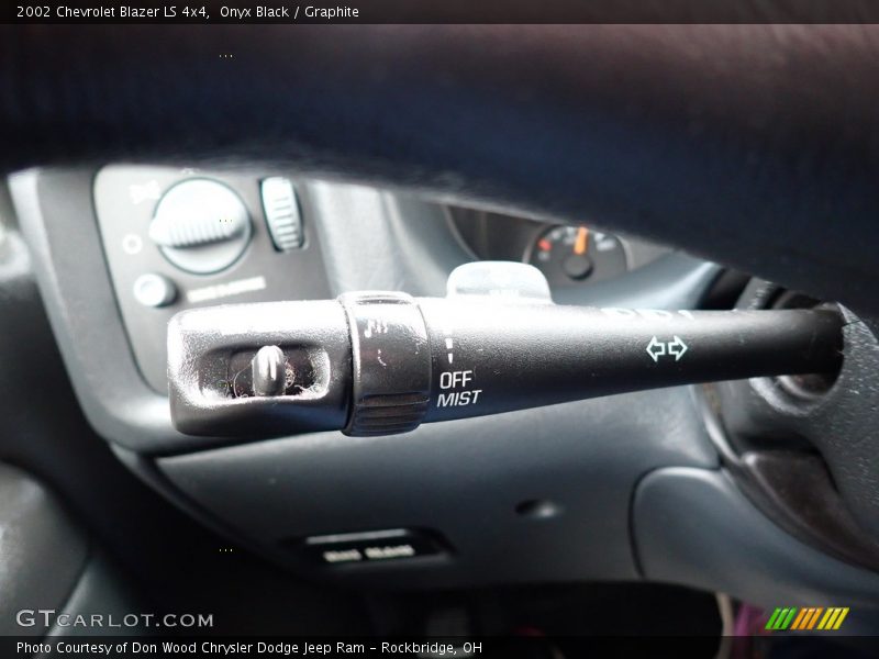 Onyx Black / Graphite 2002 Chevrolet Blazer LS 4x4