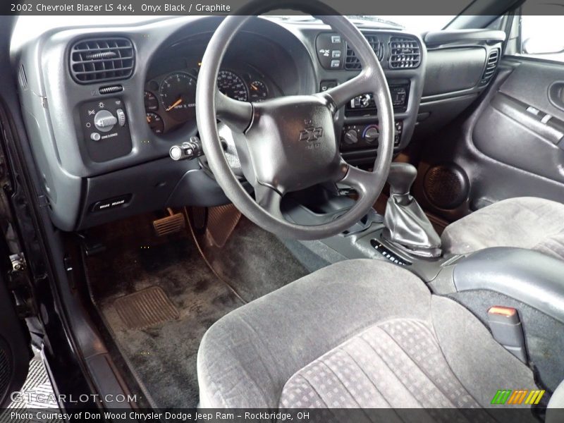 Onyx Black / Graphite 2002 Chevrolet Blazer LS 4x4