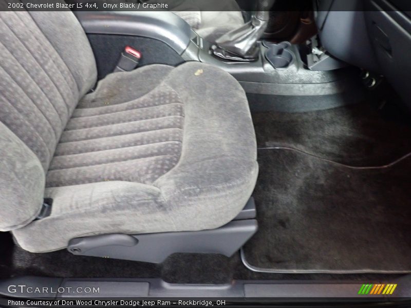 Onyx Black / Graphite 2002 Chevrolet Blazer LS 4x4