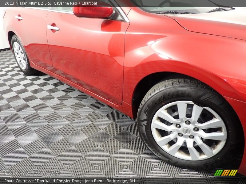 Cayenne Red / Charcoal 2013 Nissan Altima 2.5 S