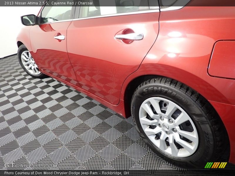 Cayenne Red / Charcoal 2013 Nissan Altima 2.5 S