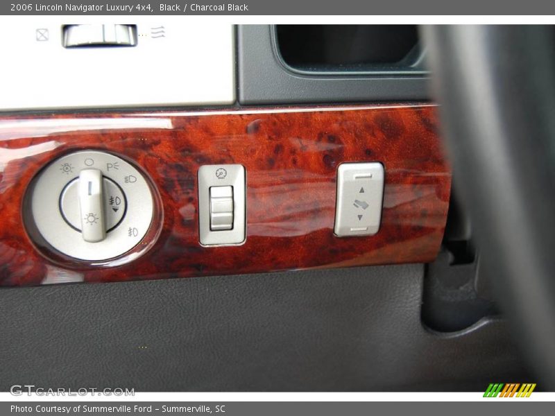 Black / Charcoal Black 2006 Lincoln Navigator Luxury 4x4