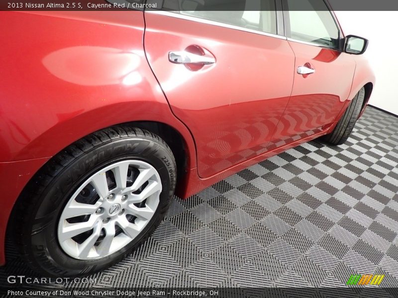 Cayenne Red / Charcoal 2013 Nissan Altima 2.5 S