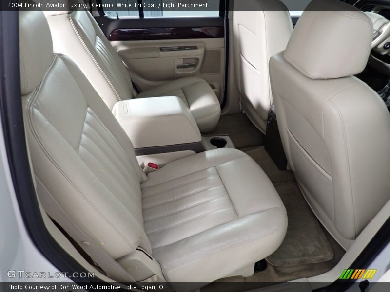 Ceramic White Tri Coat / Light Parchment 2004 Lincoln Aviator Luxury