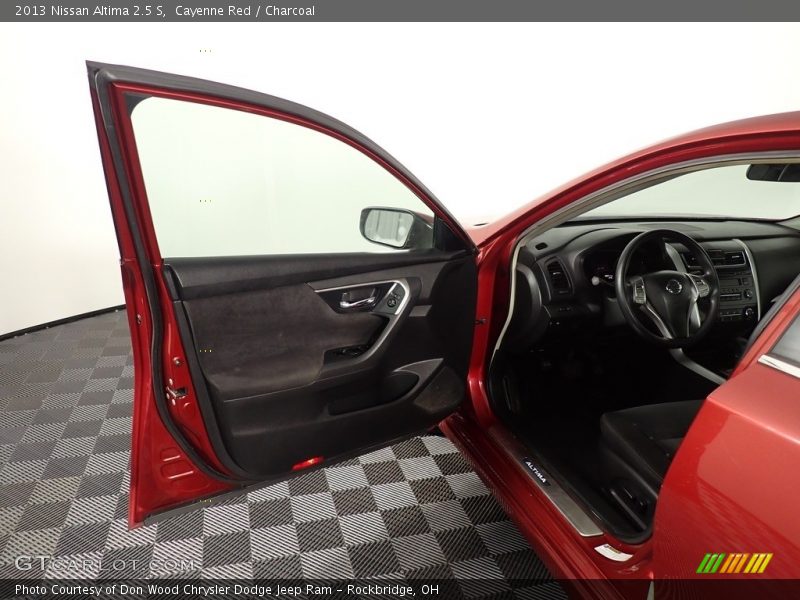 Cayenne Red / Charcoal 2013 Nissan Altima 2.5 S