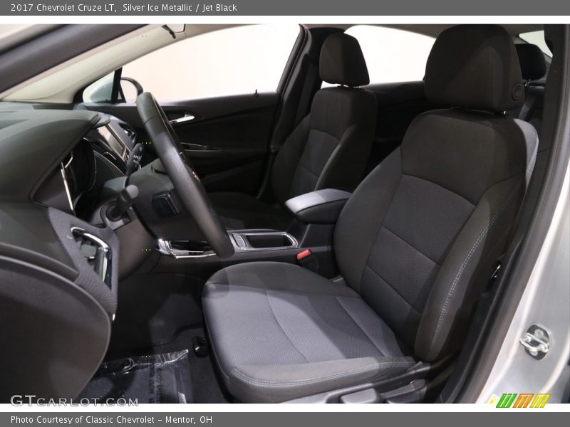 Silver Ice Metallic / Jet Black 2017 Chevrolet Cruze LT
