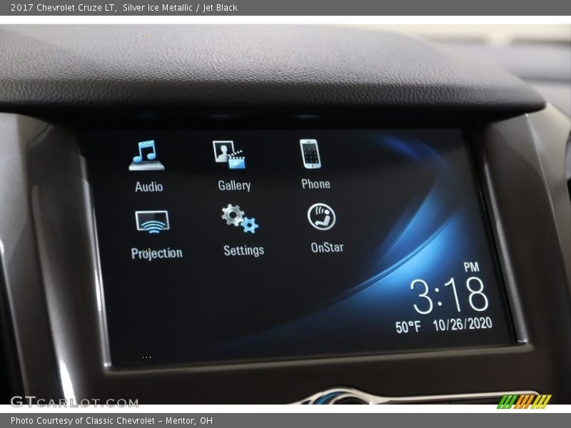Silver Ice Metallic / Jet Black 2017 Chevrolet Cruze LT