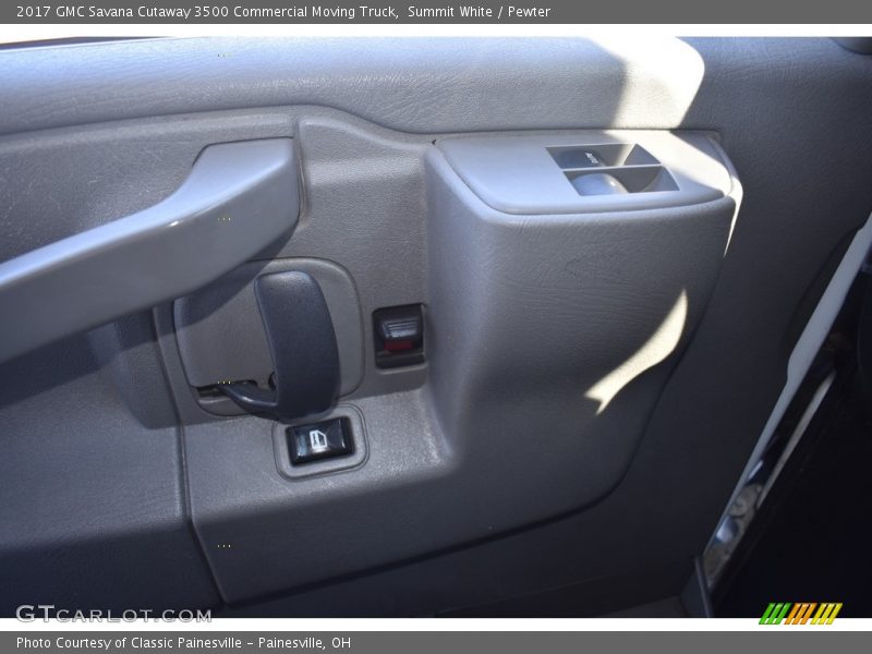 Summit White / Pewter 2017 GMC Savana Cutaway 3500 Commercial Moving Truck