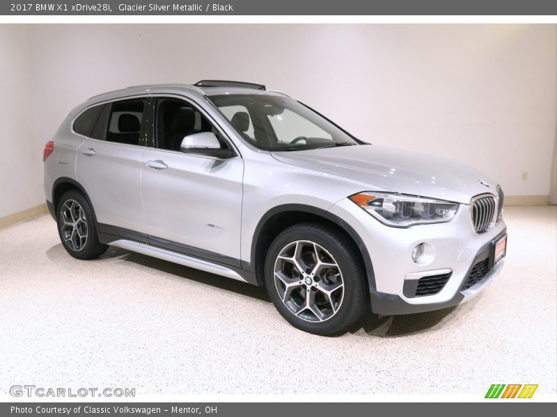 Glacier Silver Metallic / Black 2017 BMW X1 xDrive28i