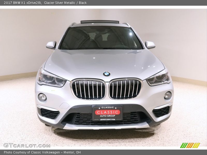 Glacier Silver Metallic / Black 2017 BMW X1 xDrive28i