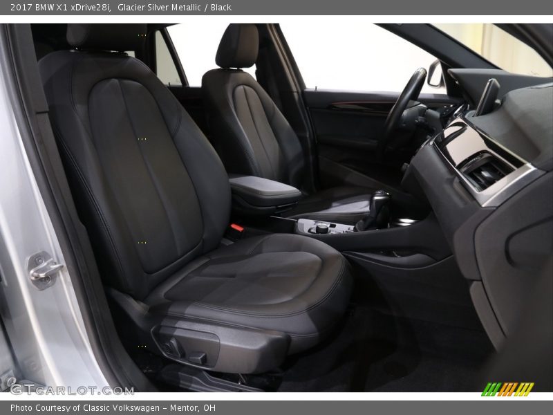 Glacier Silver Metallic / Black 2017 BMW X1 xDrive28i