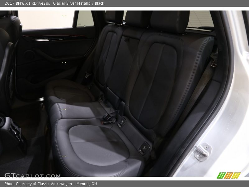 Glacier Silver Metallic / Black 2017 BMW X1 xDrive28i