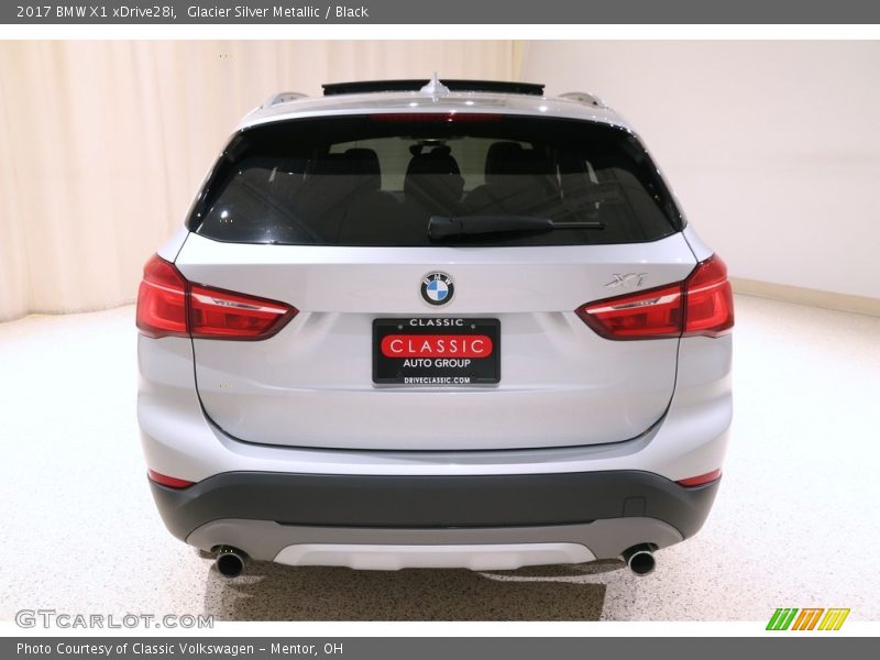 Glacier Silver Metallic / Black 2017 BMW X1 xDrive28i