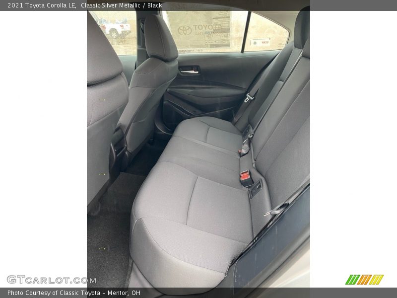 Classic Silver Metallic / Black 2021 Toyota Corolla LE