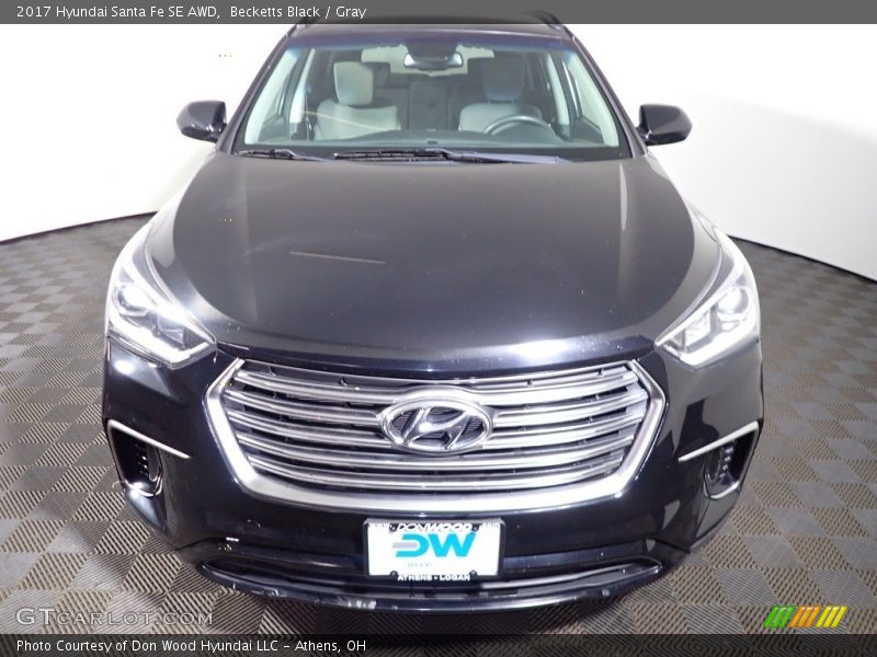 Becketts Black / Gray 2017 Hyundai Santa Fe SE AWD