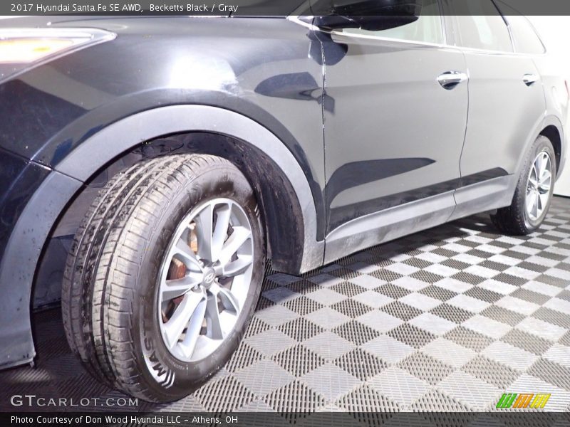 Becketts Black / Gray 2017 Hyundai Santa Fe SE AWD