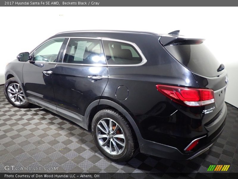 Becketts Black / Gray 2017 Hyundai Santa Fe SE AWD