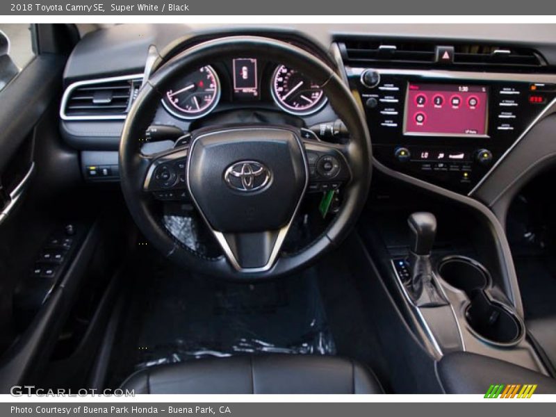 Super White / Black 2018 Toyota Camry SE