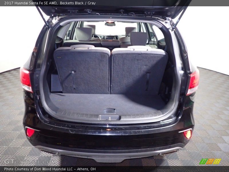Becketts Black / Gray 2017 Hyundai Santa Fe SE AWD