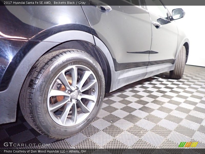 Becketts Black / Gray 2017 Hyundai Santa Fe SE AWD