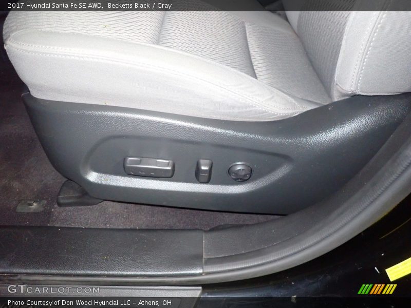 Becketts Black / Gray 2017 Hyundai Santa Fe SE AWD