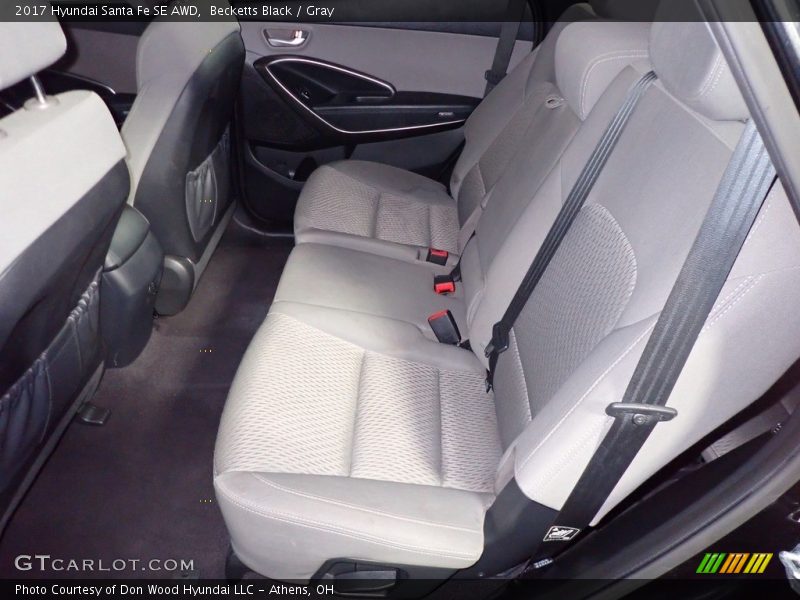 Becketts Black / Gray 2017 Hyundai Santa Fe SE AWD